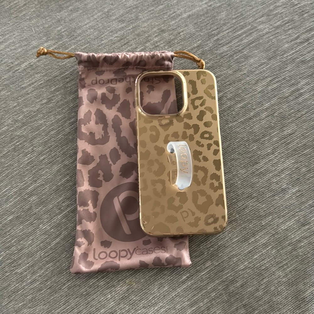 Loopy case gold leopard